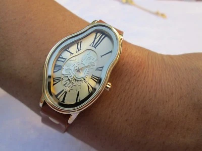 Reloj Salvador Dalí Melting Time Reloj Suave Ondulado Fluido Para Mujer Reloj Envolvente de Cuero Foto 1 de 4