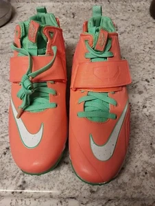 Size 10.5 - Nike Zoom CJ Trainer 2 Turf Orange Poison Green - Picture 1 of 5