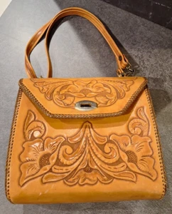 Beautiful Vintage Hand-Tooled Leather Purse, Butterscotch Color - Picture 1 of 4