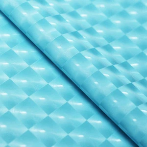 Vinyl 4-Wege Stretch Kaleidoskop Spandex hellblau Hologramm weicher Kleiderstoff - Bild 1 von 1