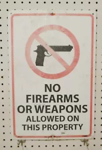 NO SE PERMITEN ARMAS DE FUEGO NI ARMAS EN ESTA PROPIEDAD LETRERO 12X18 DESVANECIDO - Imagen 1 de 2