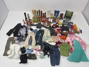Huge Lot of Bratz Vintage Clothes Shoes Accessories 2001 - Picture 1 of 9