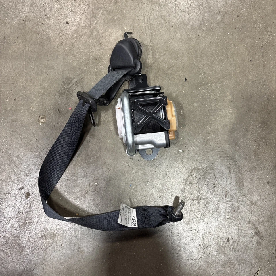 2009–2020 NISSAN 370Z КУПЕ ПЕРЕДНИЙ ПРАВЫЙ ПАССАЖИРСКИЙ РЕМЕНЬ БЕЗОПАСНОСТИ НАТЯЖИТЕЛЬ OEM - Изображение 1 из 4