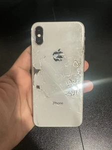Apple iPhone X – 64GB – Cracked Screen/Back – FOR PARTS/NOT WORKING – AS-IS - Photo 1 sur 7