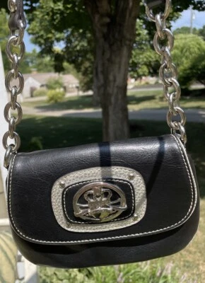 De colección Y2K Kathy Van Zeeland Negro Cuero Vegano Plata Logo Corona Pequeño Xbody Foto 1 de 4