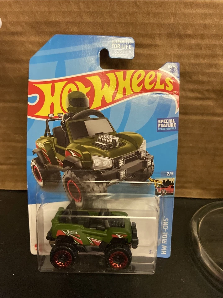 Hot Wheels Ride-ons Army Green and Red Bogzilla Jeep 2/5 16/250 Brand New Sealed - Image 1 of 4