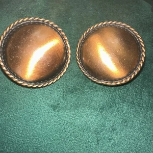Runde bronzefarbene Metall Ohrringe - Vintage - Clip Ons - Bild 1 von 4