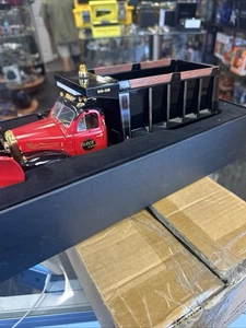1/25 First Gear 10 Anniversary Special Edition Mack Dump Truck con aratro 49-0014 - Foto 1 di 15