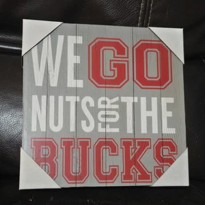 The Ohio State Buckeyes Deko 10x10 in Holzschild We Go Nuts For The Bucks - Bild 1 von 3