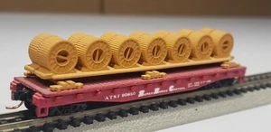 Model Power - N Scale - AT&SF - Santa Fe - 50' Flat Car w/Micro-Trains Upgrades - Picture 1 of 12