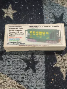 Funaro & Camerlengo HO Royce Chemicals 1321 CU FT Covered hopper Kit 8000 - Picture 1 of 2