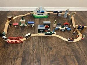 (The Works ) Thomas & Friends wooden train set - Picture 1 of 7