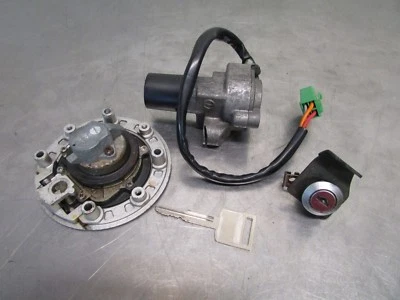206 G SUZUKI GS 500 2001 OEM INTERRUPTOR PRINCIPAL TANQUE DE GASOLINA BLOQUEO DE TAPA DE COMBUSTIBLE Foto 1 de 4