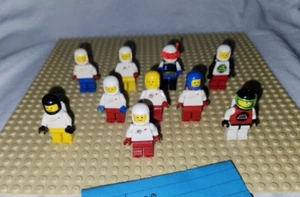 10 VTG LEGO 6970 Mixed Colors Classic Space Man Astronaut Futuron Tanks Helmets - Picture 1 of 17