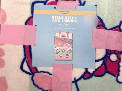 Set copripiumino invernale in pile singolo o matrimoniale Hello Kitty & Friends - Immagine 1 di 4