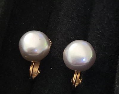 Women's Vintage Avon Signed Silver Akoya Pearl Clip On Gold Tone Earrings - Image 1 of 4