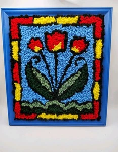 Vintage Latch Hook Tulip Pattern Floral Framed Picture 11.5"x10" Wall Hanging - Picture 1 of 10