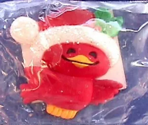 Hallmark MAGNET Christmas Vintage CARDINAL Red BIRD SANTA HAT 1980s Fridge NEW - Picture 1 of 4