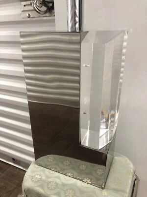 Lámpara cromada y Lucite de Chapman 1986 Space Age Hollywood Regency Mid Century Foto 1 de 4