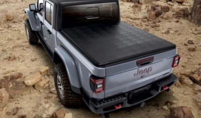 2020-2024 Jeep Gladiator 82216371AB Mopar Tonneau Cover Soft Tri-Fold Foto 1 de 4