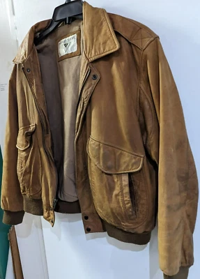 Chaqueta Bomber Expressions De Cuero Marrón Usada Talla 46 Foto 1 de 4