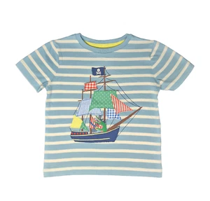 Ex Boden T-Shirt Top Ragazzo Ragazza Nave Pirata Applique Estate 1-8 Anni NUOVO - Foto 1 di 6
