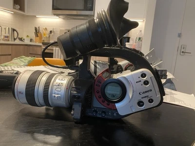 Canon XL1S 3CCD Camcorder - miniDV  (Needs repair) - Image 1 of 4
