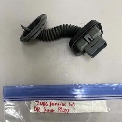 2006 Pontiac G6 driver rear door plug - Image 1 of 4