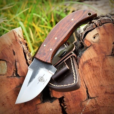 Cuchillo de caza personalizado forjado a mano de acero de alto carbono 1095 con mango de madera exótica  Foto 1 de 4