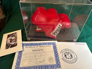 SALE!!! PRISTINE Pair of Muhammed Ali Autographed Boxing Gloves, COA - Picture 1 of 10