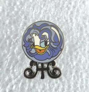 DLR HAUNTED MANSION COLLECTION DAISY as MADAME LEOTA~2009 GWP PIN-FREE SHIPPING! - Picture 1 of 4