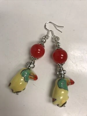 Pendientes de loro de cerámica con perlas de vidrio rojo cristal spinners 443 Foto 1 de 4