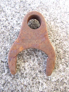 VINTAGE HOLDER A12 CULTITRAC TRACTOR FORK FOR PTO A10075 01 06 USED OFFERS - Picture 1 of 5