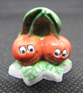 Fève Les petits fruits rigolos " La Cerise " #G20 - Foto 1 di 3