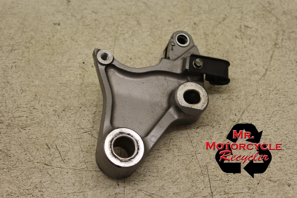 95-03 HONDA SHADOW ACE 1100 OEM REAR BACK BRAKE LINKAGE CALIPER MOUNT I11 - Изображение 1 из 2