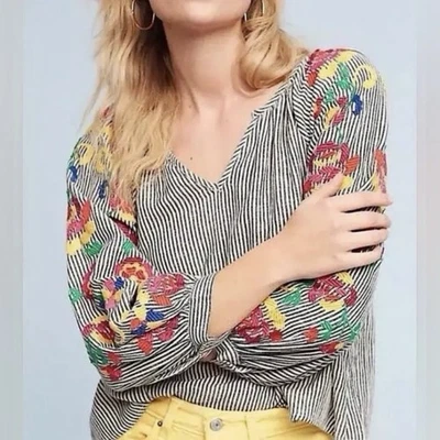Top Anthropologie suela bordada a rayas de Floreat Boho borlas talla L Foto 1 de 4