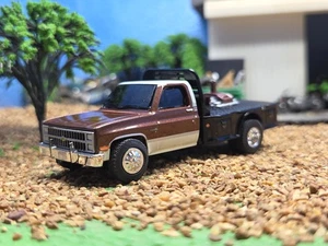 Custom 1/64 1985 Cheverolet Chevy 3500 4x4 Truck Flatbed Farm Hitch Tow Silverado - Bild 1 von 14
