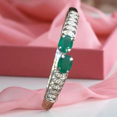 Exquisite 2.80 TCW Round Brilliant Cut Diamonds Emerald Cuff Bracelet 14KT Gold - Image 1 of 4