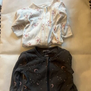 Used Excellent Condition Petit Lem baby 3 M Sleep Onsies Girls Lot Of 2 - Picture 1 of 7