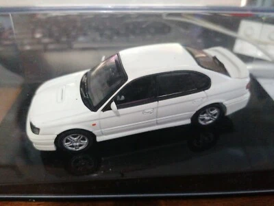 AutoArt 1/43 Subaru Legacy sedan white - Immagine 1 di 2