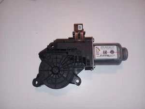 USED 2011 - 2018 Volkswagen Jetta MK6 Right FRONT PASS Power Window Motor OEM. - Picture 1 of 2