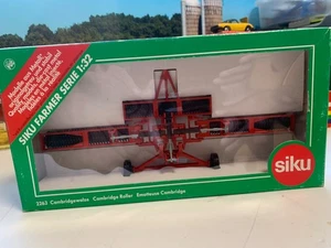 SIKU.1:32.FARM.2263. CAMBRIDGE ROLL.3 WAY FOLD UP CRIMPING ROLLER. TRACTOR DRAWN - Picture 1 of 13
