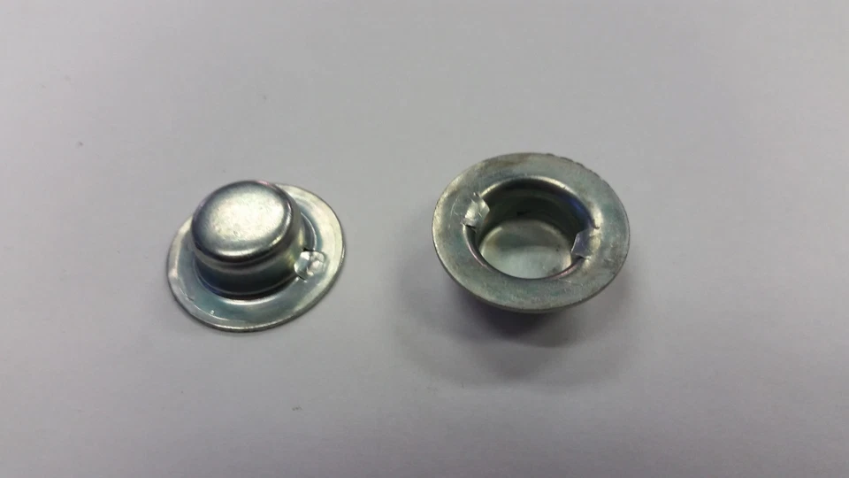 2 Honda Wheel CAPS 90301-V10-000 FITS HS520 HS 520 Snowblower OEM - Image 1 of 1