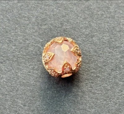 Abalorio Thomas Sabo Karma, chapado en oro rosa de 18 quilates plata 925, cuarzo rosa y circonita cúbica. Foto 1 de 4