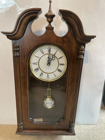 Vintage Howard Miller Quartz Clock Pendulum Westminster Movement Chimes 612-697 Cover