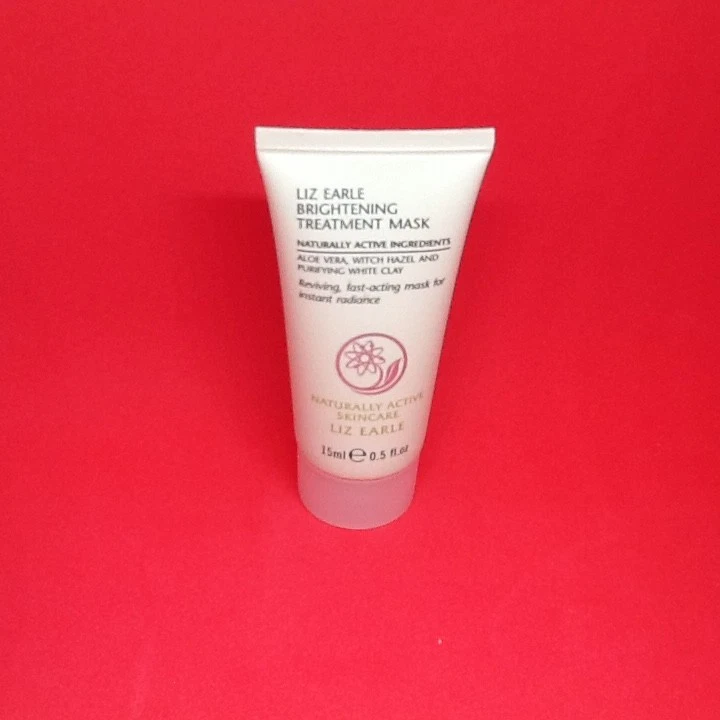 Liz Earle Brightening Treatment Mask 15ml New travel sized foil sealed  - Image 1 of 1