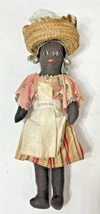 Muñeca de arte popular Bermudas hecha a mano de 10 pulgadas de alto sombrero de paja delantal tela felpa vintage - Imagen 1 de 12