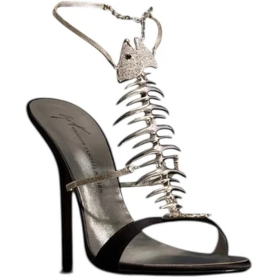 Sandalias Giuseppe Zanotti Swarovski de espina de pescado talla 40 de la UE usadas una vez Foto 1 de 4