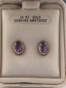 NEU~14k Gelbgold~**NATÜRLICHE OVALE GERAHMTE AMETHYST OHRSTECKER**~VERPACKT - Bild 1 von 6
