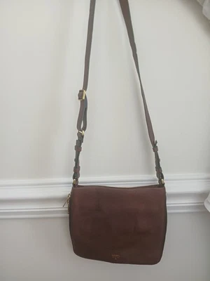 FOSSIL Número de Edición Cartera bandolera marrón granate expandible 1954 cuero granate Foto 1 de 4